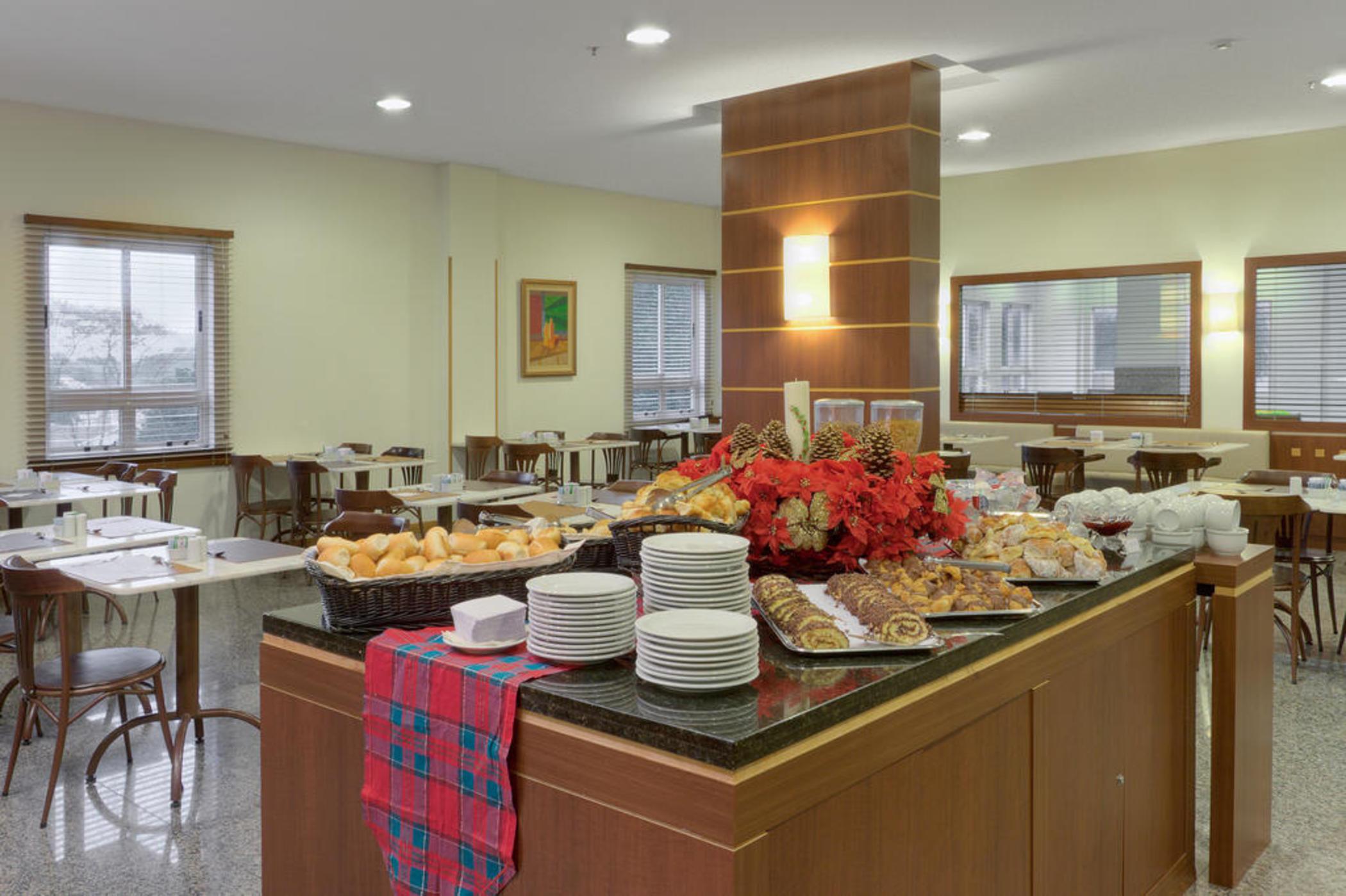 Hotel Nacional Inn Curitiba Santa Felicidade Экстерьер фото