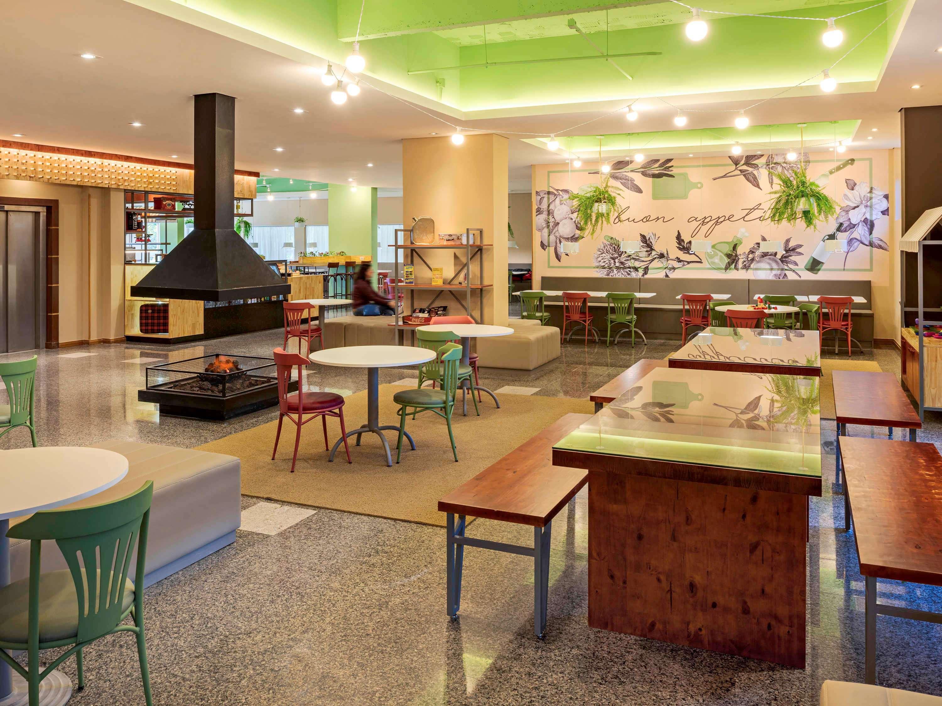 Hotel Nacional Inn Curitiba Santa Felicidade Экстерьер фото